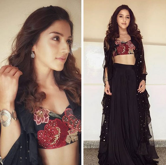 Mehreen Pirzada Instagram Photos